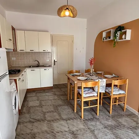 02 Aipali - 700m Dal Mare Con Veranda *